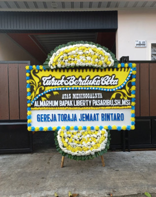 Papan Bunga Duka di Monjok