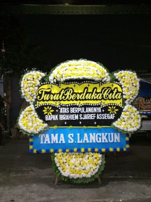 Papan Bunga Duka di Monjok